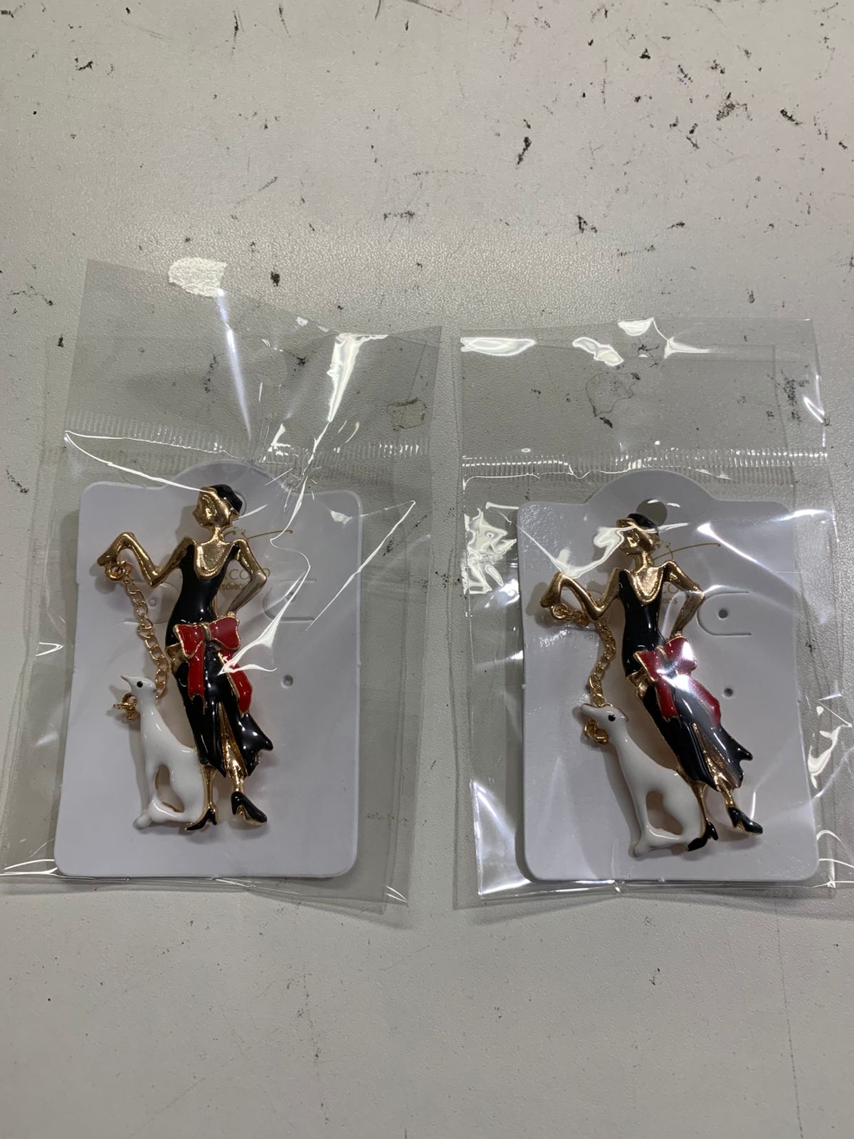 Broches Customizados - Use By Me