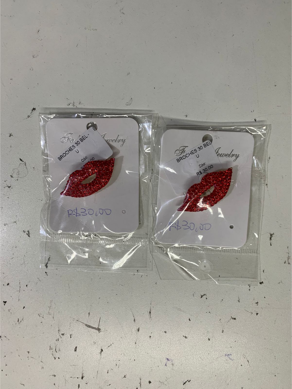 Broches Customizados - Use By Me
