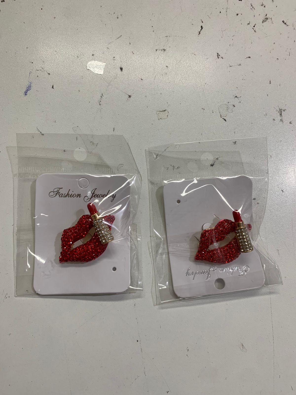 Broches Customizados - Use By Me