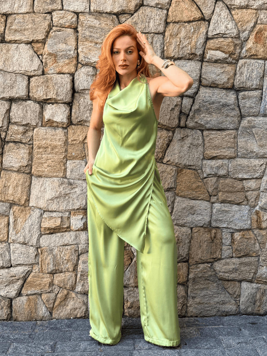 Conjunto Assimétrico Feminino em Cetim com Calça Luísa - Use By Me