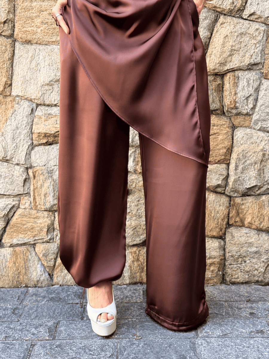 Conjunto Assimétrico Feminino em Cetim com Calça Luísa - Use By Me
